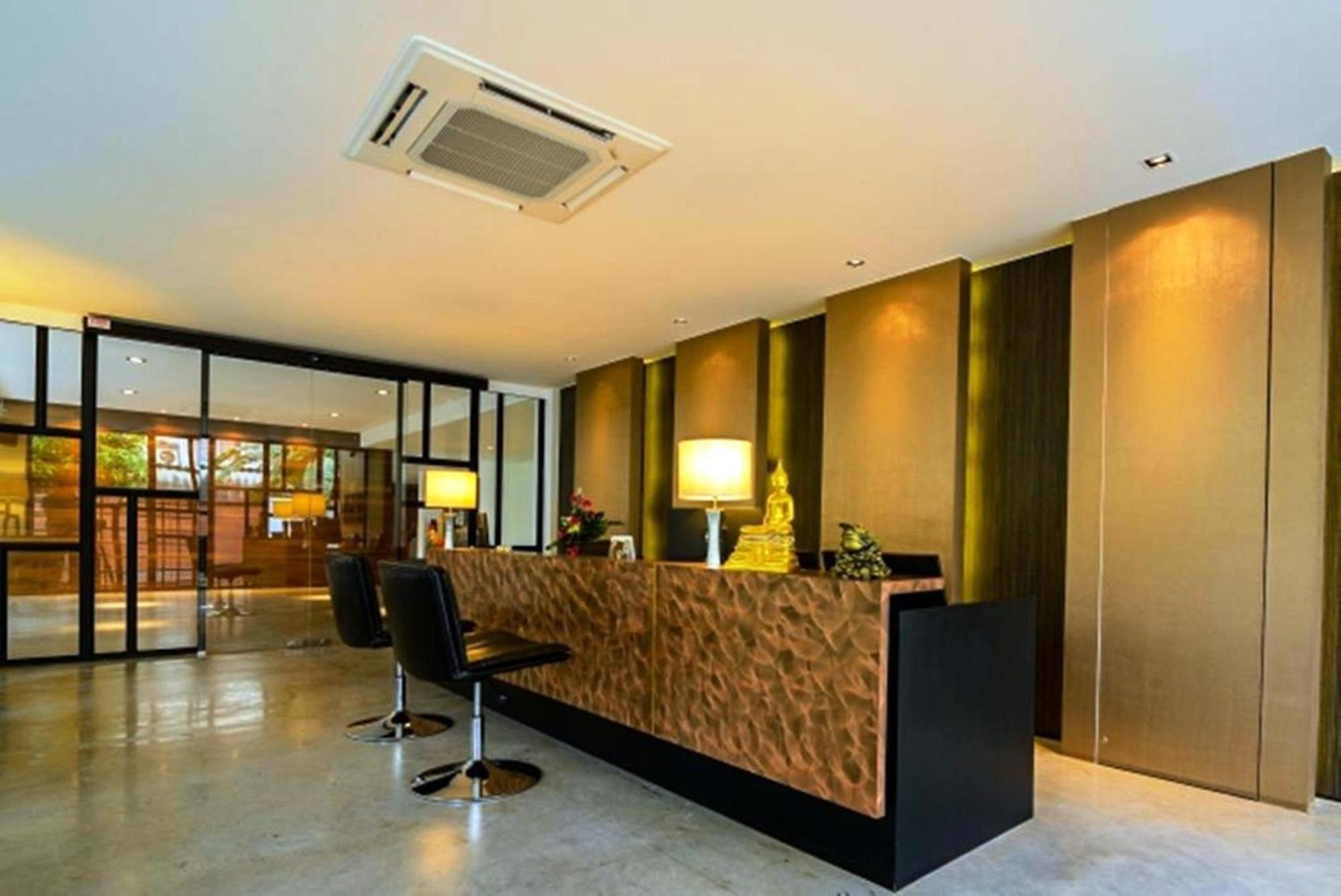 Uma Residence Bangkok Esterno foto
