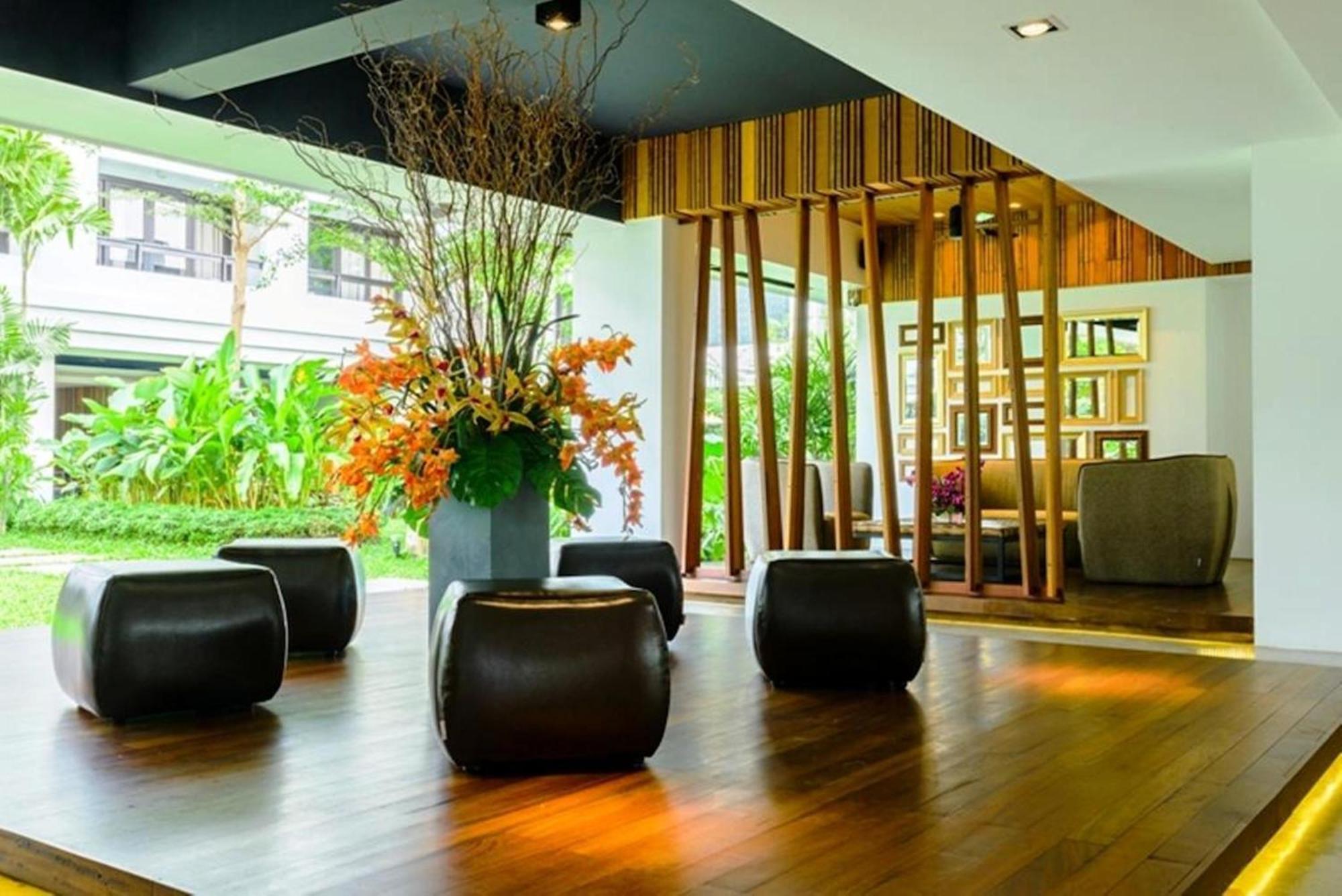 Uma Residence Bangkok Esterno foto