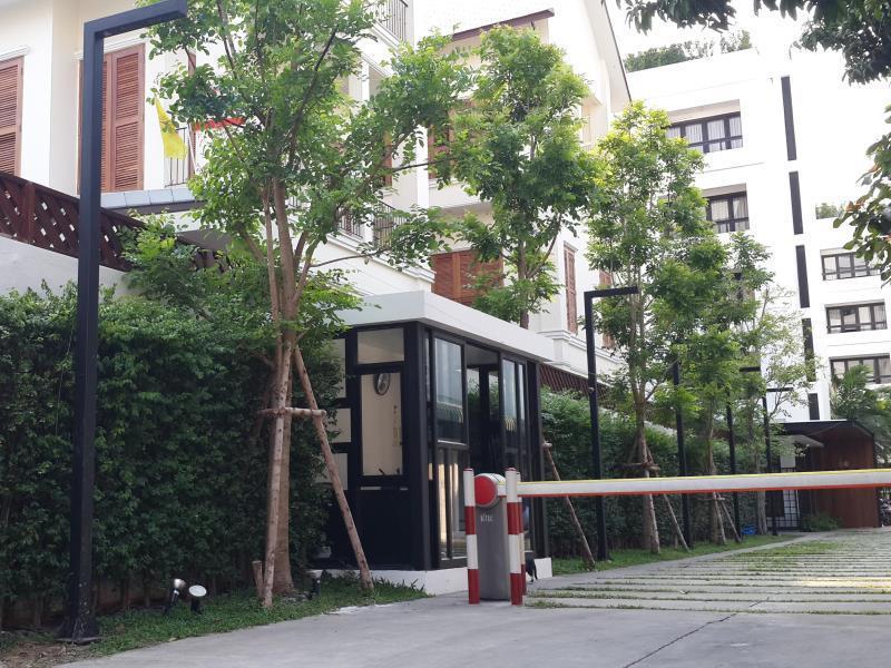 Uma Residence Bangkok Esterno foto