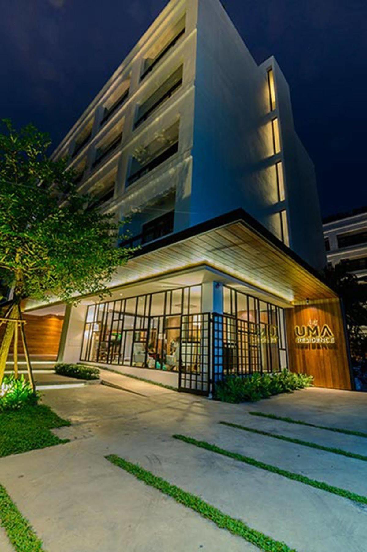 Uma Residence Bangkok Esterno foto