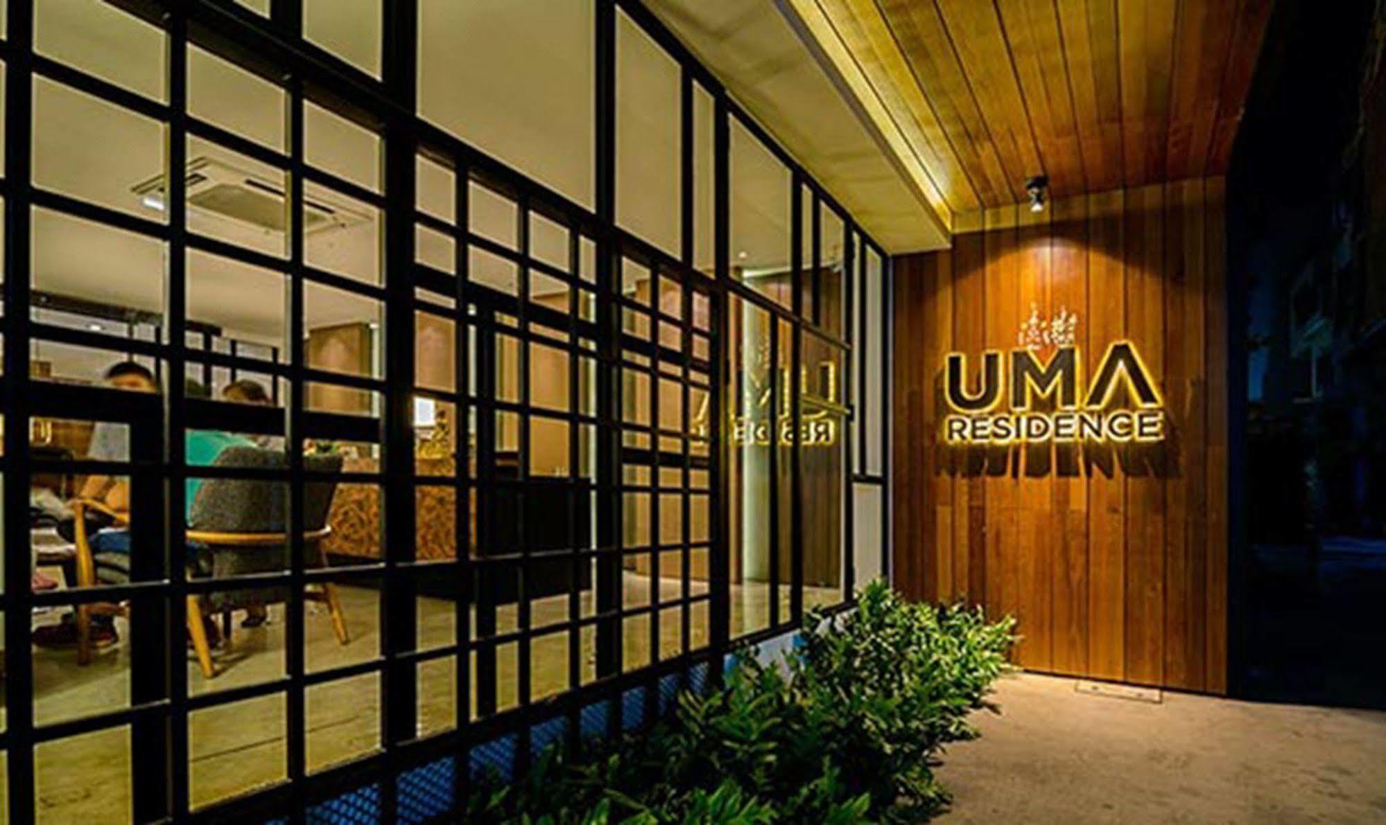 Uma Residence Bangkok Esterno foto