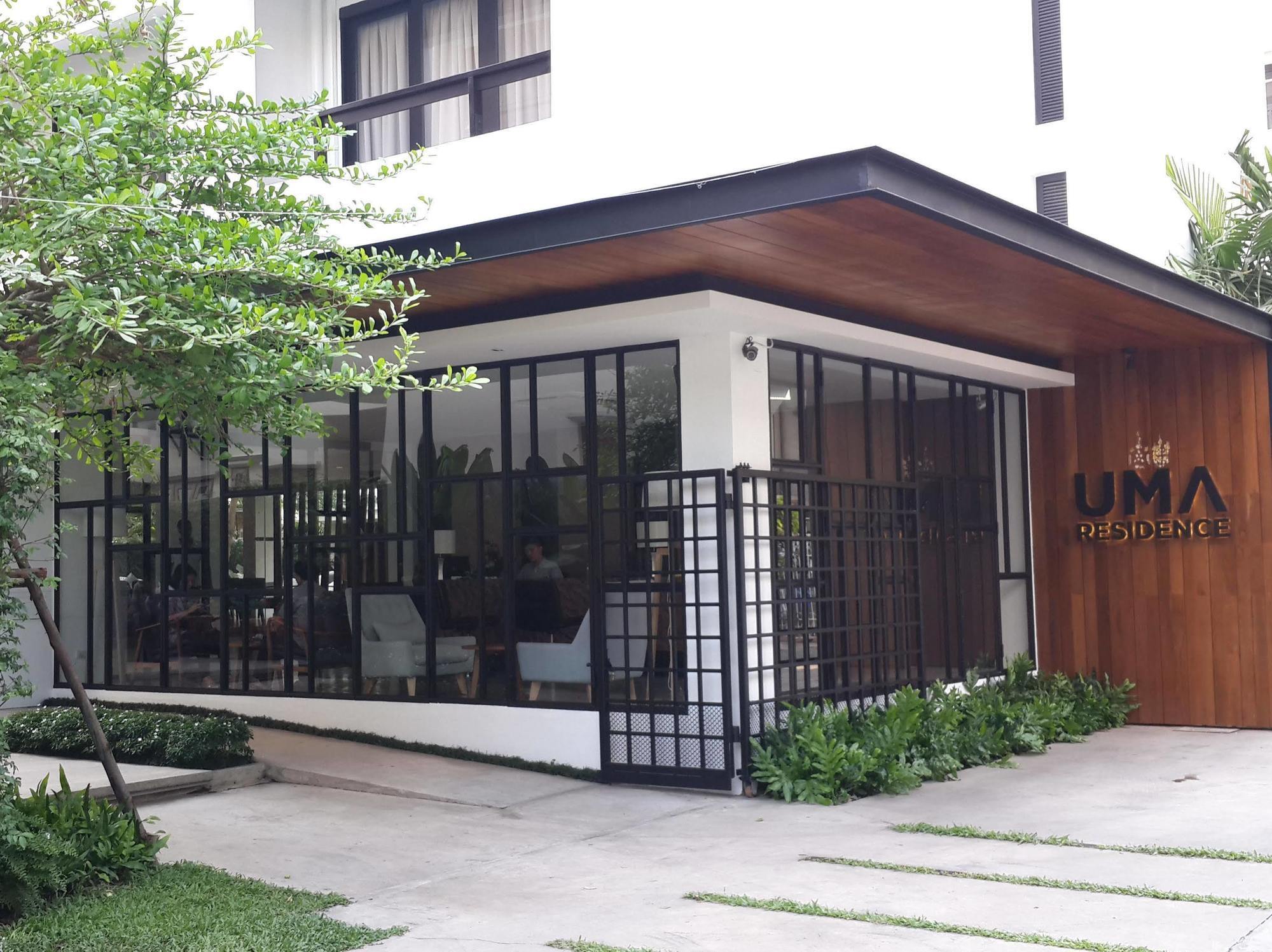 Uma Residence Bangkok Esterno foto