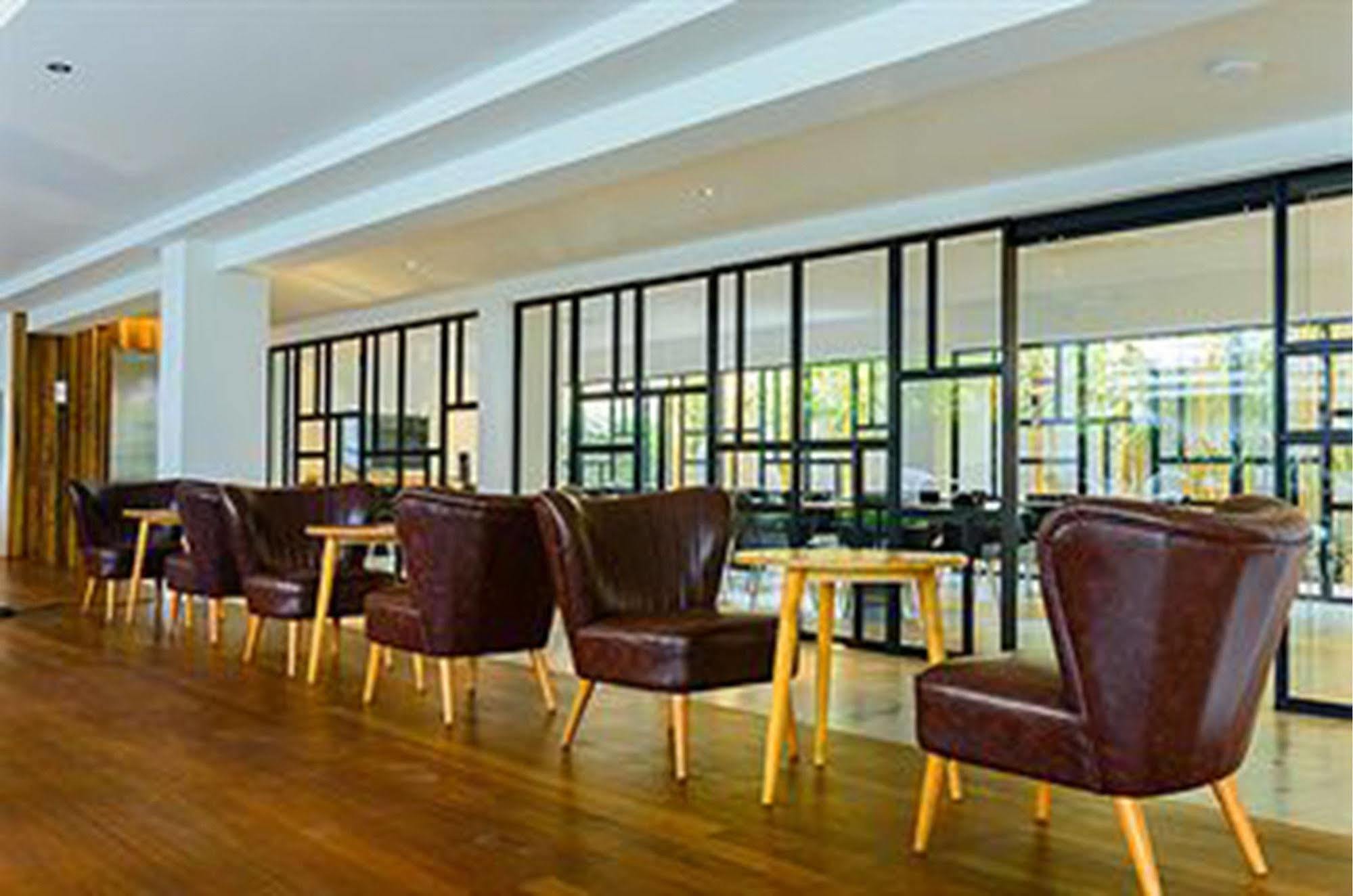 Uma Residence Bangkok Esterno foto